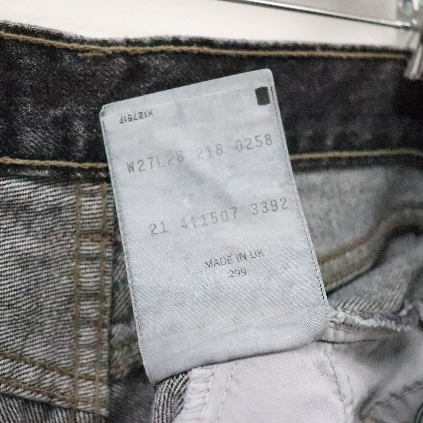 90s Levi’s Mom Fit Jeans Size UK 8 W26 L28