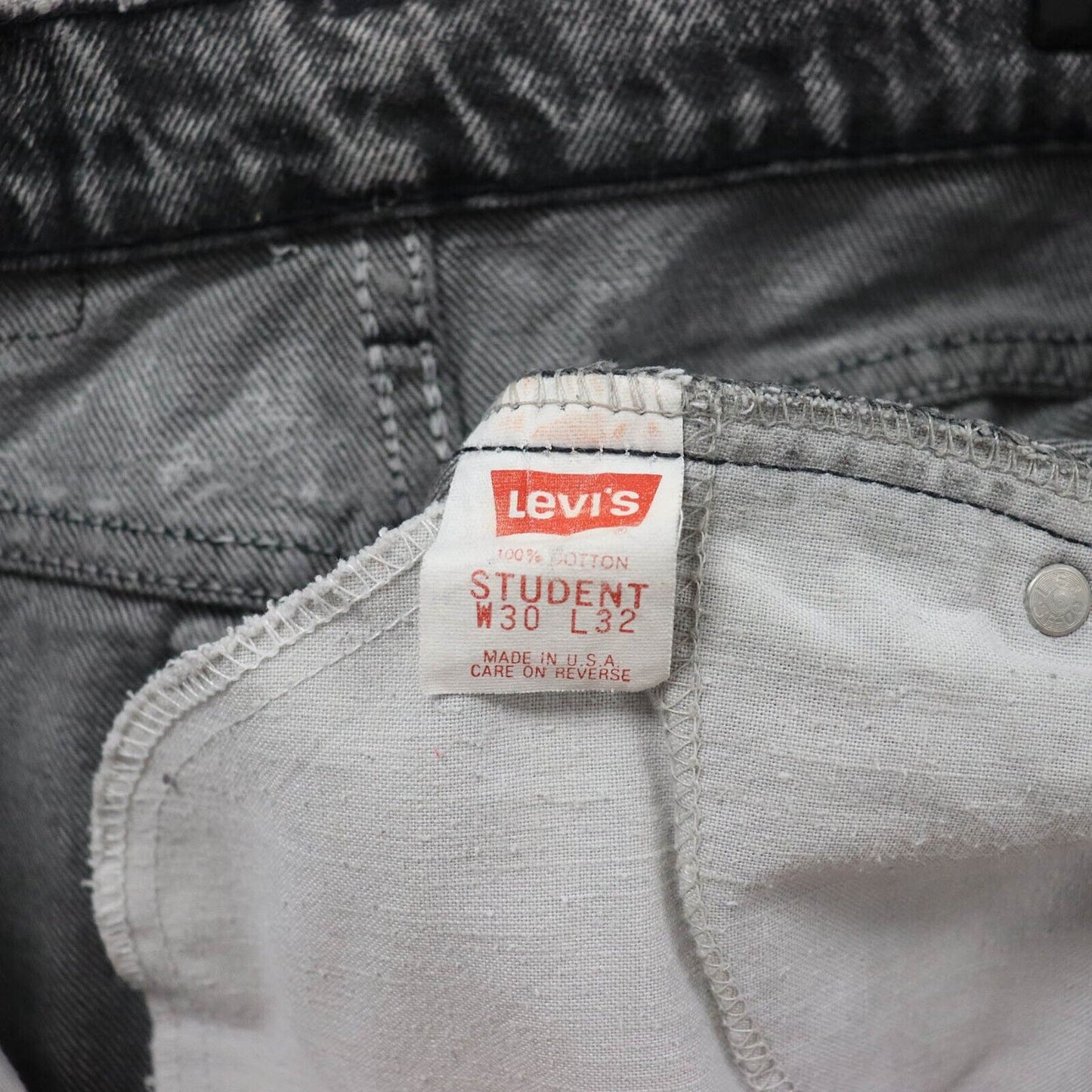 90s Levi’s Straight Leg Jeans Size UK12 L28