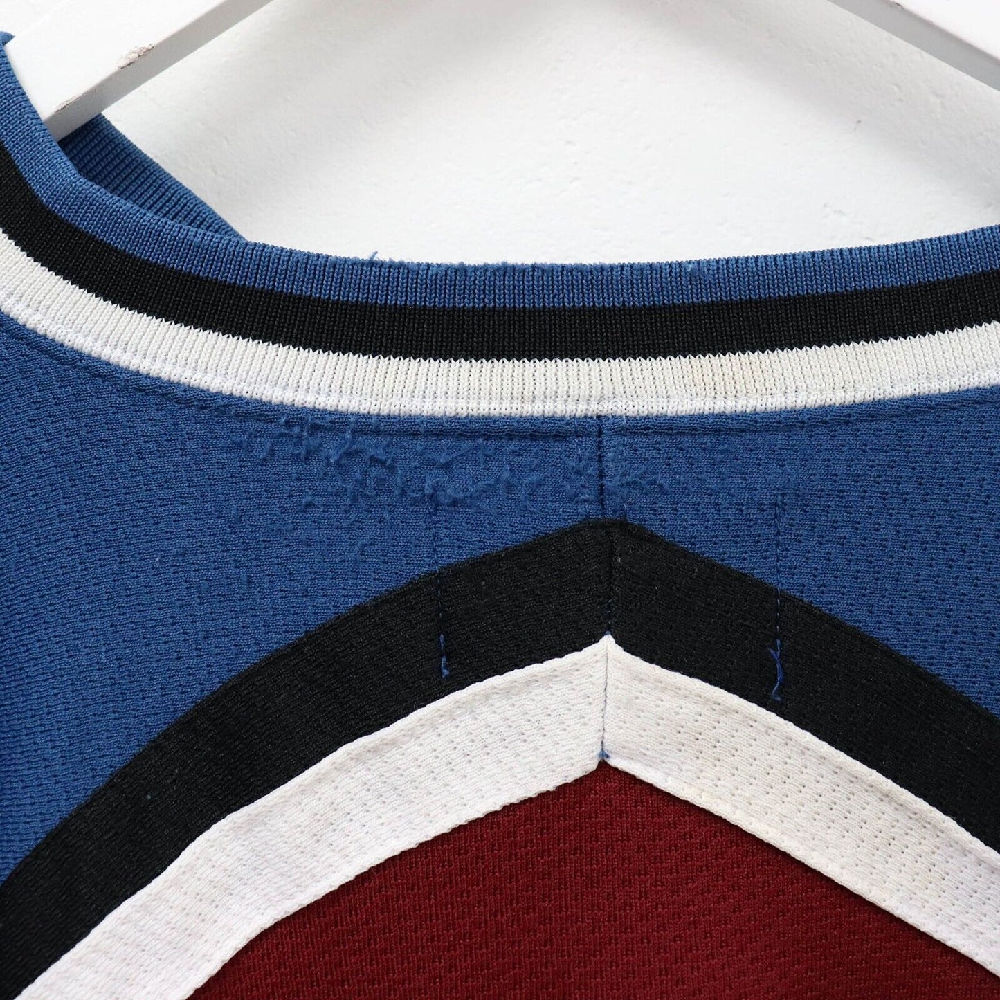 90's Starter Colorado Avalanche Sakic NHL Hockey Jersey Size M